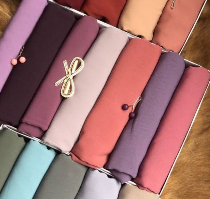 Stylish Hijab Gift Box featuring soft hijabs in delicate shades with elegant packaging – perfect for heartfelt gifting