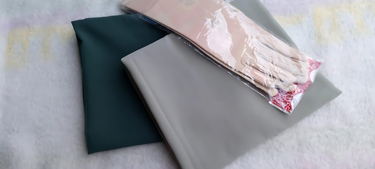 ✨ Set of 2 Georgette Hijabs – Mint & Dark Green with Skin-Tone Gloves