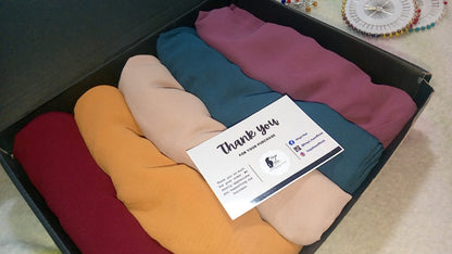 5-in-1 Georgette Hijab Gift Box – Everyday Elegance in Every Shade